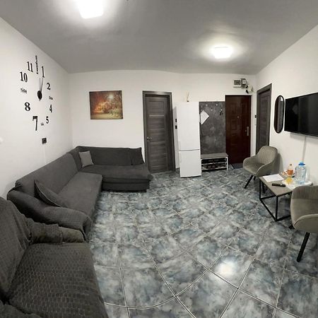 Ene Apart Oradea Free Parking Bagian luar foto