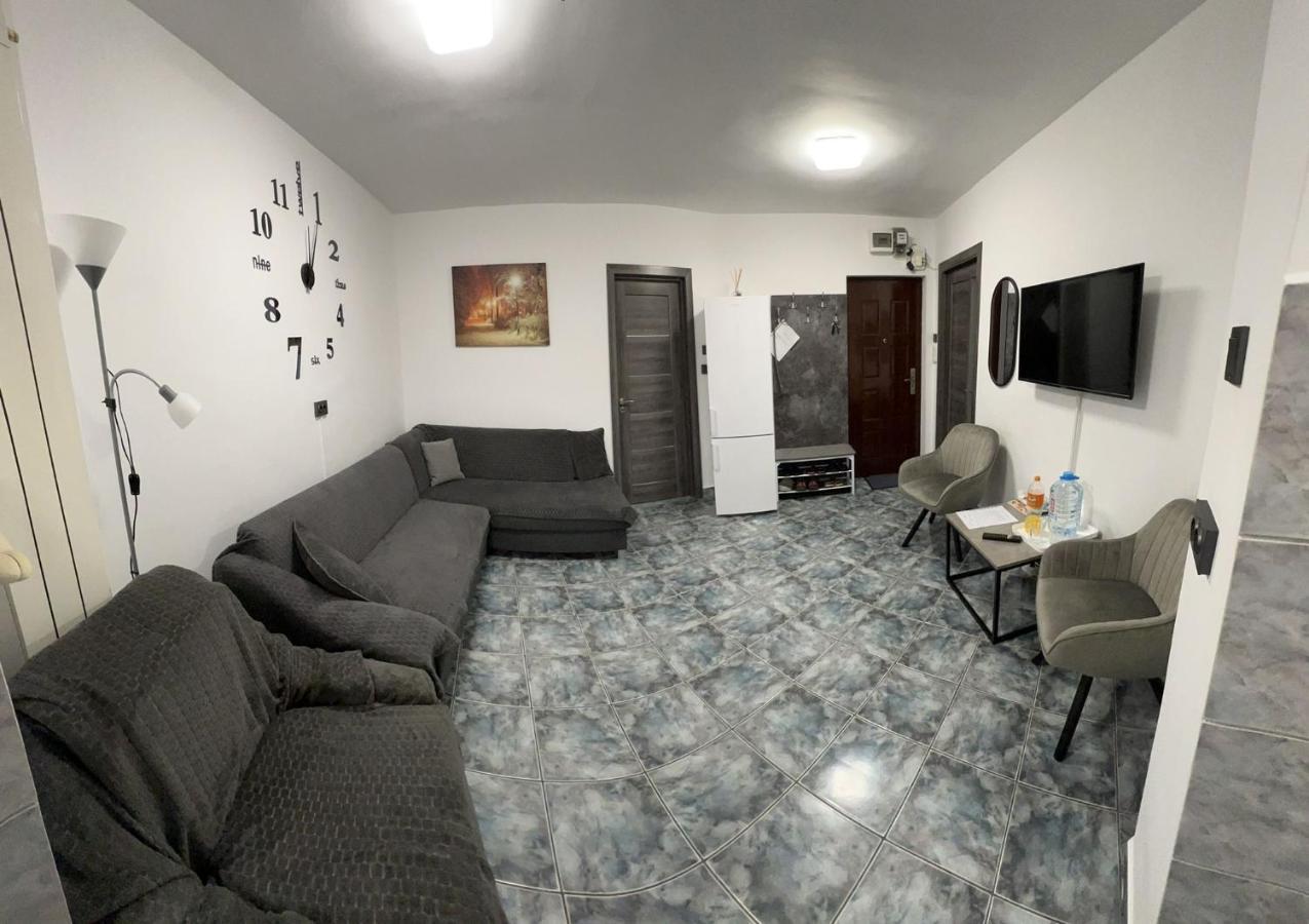 Ene Apart Oradea Free Parking Bagian luar foto