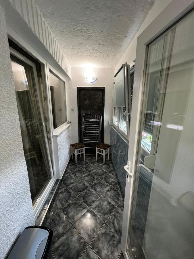 Ene Apart Oradea Free Parking Bagian luar foto